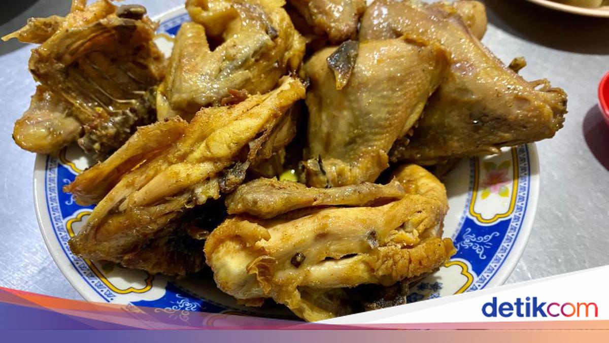 Lima-Lima Fried Chicken: Traditional Flavors That Bite the Soul in Cilacap's Heart